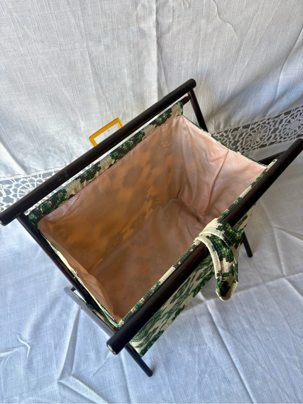 Vintage Retro MCM Medallion Tapestry Folding Yarn Caddy Knitting Crochet Basket